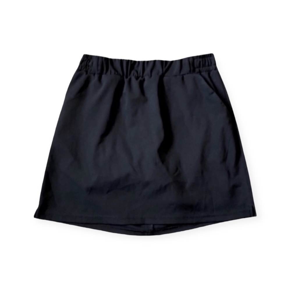 St John's Bay Women's Skort size women's medium - black - shorts underneath M